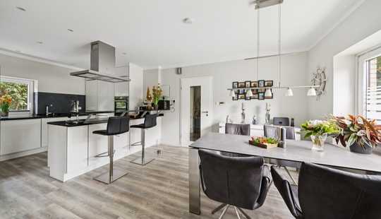 Bild von Modernisiertes Haus mit großzügigem Anbau in ruhiger Lage von Niendorf