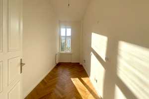 SCHMUCKSTÜCK- Sonnige, Neusanierte 3 Zi.-Traumaltbauwohnung mit Aufzug, Parkett und Balkon! – Trautenaustrasse 8, 10717 Berlin – Vorschaubild 7