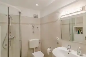 Lichtdurchflutete 1-Zimmer Wohnung, beste Lage Pasings – Offenbachstraße 1, 81425 München – Vorschaubild 8