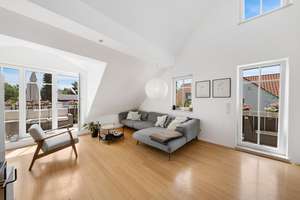 Design-Maisonette (Alleinige Etage) | KfW-A+, Galerie, Kamin | nahe S-Bahn Untermenzing – Manzostr. 15, 80997 Allach, München – Vorschaubild 5