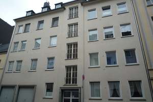helle Dachgeschosswohnung mit Südbalkon und Blick ins Grüne an ruhigen Mieter mittleren Alters