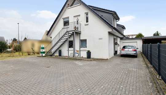 Bild von Großes Zweifamilienhaus für (Mehrgenerationen-)Wohnen und/oder Vermietung in Neumünster-Einfeld