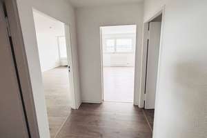 Traumhafter Ausblick! Sofort freie 2-Zimmer-ETW im 15. OG mit verglastem Balkon und Außenstellplatz. – Die vollständige Adresse der Immobilie erhältst du vom Anbieter., 70565 Fasanenhof, Stuttgart – Vorschaubild 10