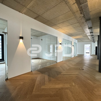 JPD - Im Alleinauftrag I Neuwertige Büroflächen in Klinkersteinfassade