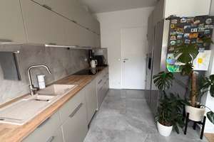 Modernisiertes Familienhaus mit Garten in ruhiger Lage von Frankfurt-Niederursel – 60439 Niederursel, Frankfurt am Main – Vorschaubild 13