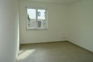 2 Bäder, 2 Balkone, Lift & TG: 4-Zi.-Familienwohnung in Striesen – Eibenstocker Straße 97b, 1277 Striesen-Ost, Dresden – Vorschaubild 9
