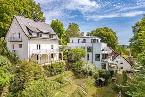 In Hanglage mit Traumblick: 2018/19 modernisiertes Einfamilienhaus mit großem Raumangebot – Die vollständige Adresse der Immobilie erhältst du vom Anbieter., 85614 Kirchseeon – Vorschaubild 2
