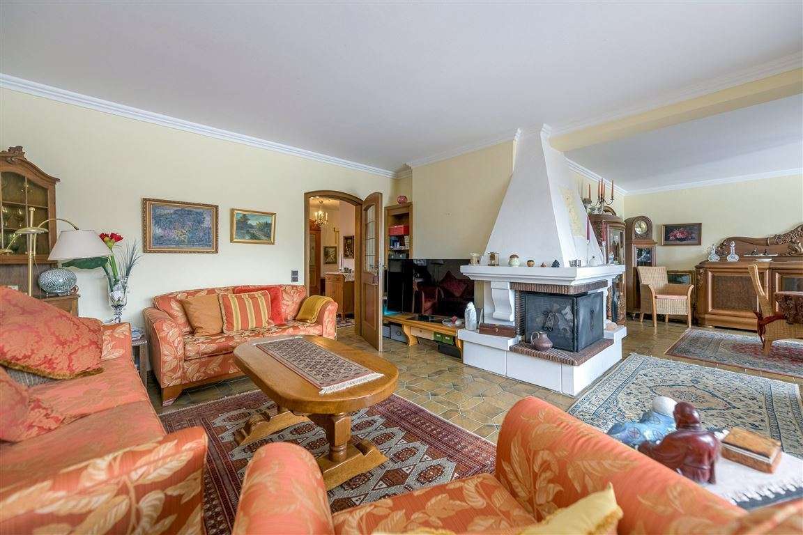 Immobilie in Großensee - Zwei Doppelhaushälften (90m² + 130m²) mit Baugrundstück (ca. 400m²).

 - Bild 2