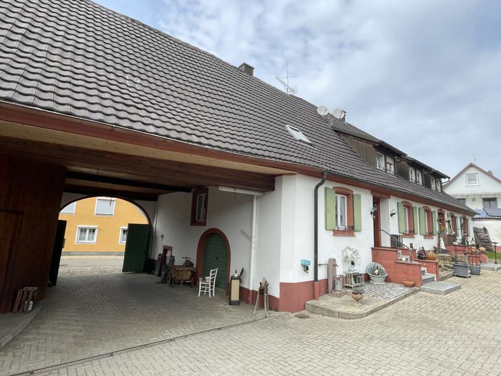 Immobilie in Ballrechten-Dottingen - Ein Objekt mit vielen Möglichkeiten! - Bild 1