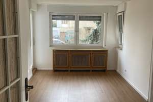 Renoviert.. 4-Zimmer-Wohnung mit Terrasse  in Stuttgart Bad Cannstatt – Saarstraße X, 70374 Winterhalde, Stuttgart – Vorschaubild 1