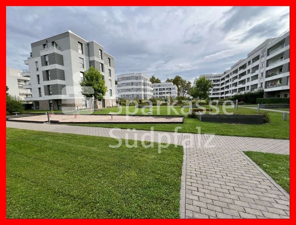 Moderne helle Penthouse-Wohnung<br />
Nähe Rheinpromenade