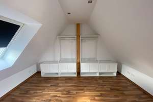 Wohnen mit Charakter: 3-Zimmer-Dachgeschosswohnung in Köln – Roonstraße 88, 50674 Neustadt/Süd, Köln – Vorschaubild 2