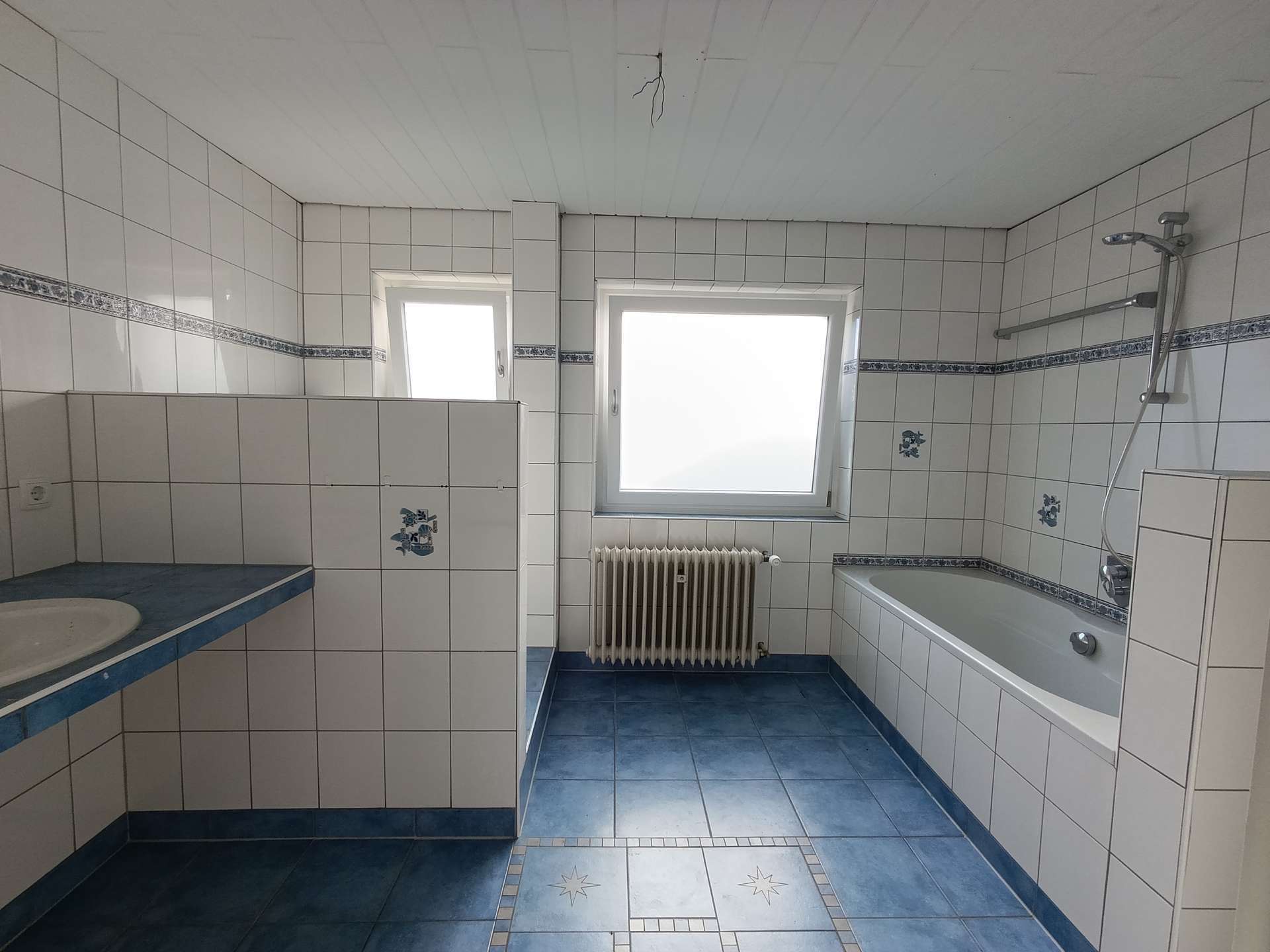 Immobilie in Keltern - großes Haus mit 3 Einheiten mit weitläufigem Grundstück und zahlreichen Nutzungsmöglichkeiten - Bild 2