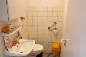 Großzügige Eigentumswohnung mit Balkon, Aufzug und Weitblick – Wohnen mit Potenzial in Augsburg – Die vollständige Adresse der Immobilie erhältst du vom Anbieter., 86161 Hochfeld, Augsburg – Vorschaubild 6