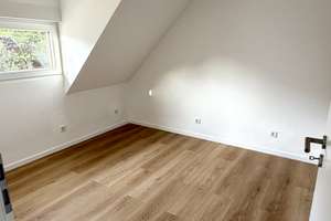 Luxus-Einfamilienhaus mit 3 Bädern, Kamin, Fußbodenheizung & großer Terrasse in Wuppertal – Immenweg 29, 42279 Oberbarmen, Wuppertal – Vorschaubild 23