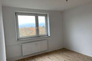*Frisch renovierte 3-Zimmerwohnung mit Balkon und toller Aussicht* – Wegastraße 2, 33739 Jöllenbeck, Bielefeld – Vorschaubild 11