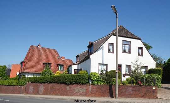2-Familienhaus mit Doppelgarage - provisionsfrei