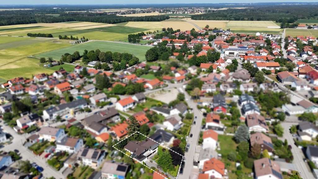 Immobilie in Brunnthal - Großzügiges Anwesen inkl. Einliegerwohnung und Baureserve in Brunnthal - Bild 0