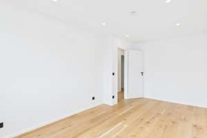 Wohnkomfort auf zwei Etagen – Elegante Maisonette mit Balkon – Die vollständige Adresse der Immobilie erhältst du vom Anbieter., 80807 Milbertshofen, München – Vorschaubild 6