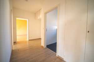 Ansprechende 3-Zimmer-Wohnung mit Balkon und Garage in Mannheim-Feudenheim - realunis – Mannheim – Vorschaubild 2