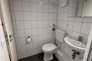 Charmantes Dachgeschoss-Apartment mit Balkon, Stellplatz und Möblierung – Die vollständige Adresse der Immobilie erhältst du vom Anbieter., 48165 Hiltrup-Mitte, Münster – Vorschaubild 6