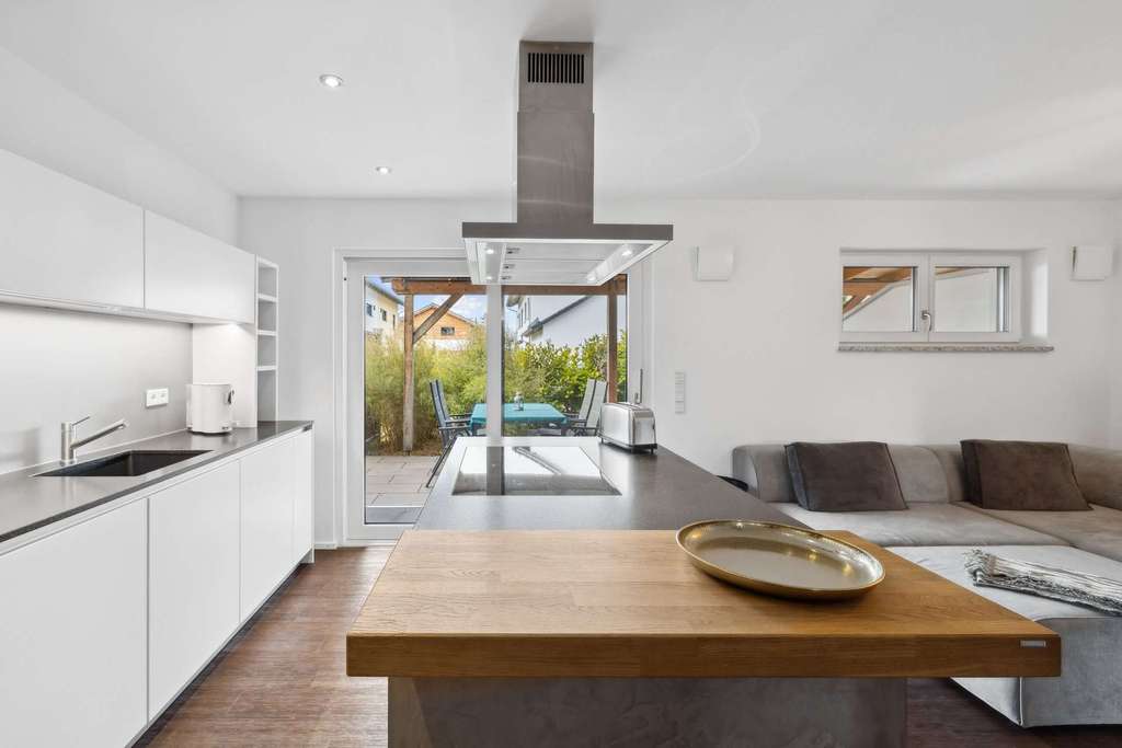 Immobilie in Oberding - Exklusives Zweifamilienhaus in moderner Doppelhausbauweise in Oberding - Bild 1