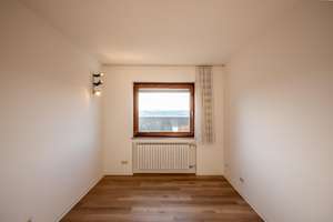 Renoviertes Einfamilienhaus in sonniger Hanglage von Nürtingen-Neckarhausen – Die vollständige Adresse der Immobilie erhältst du vom Anbieter., 72622 Nürtingen – Vorschaubild 11