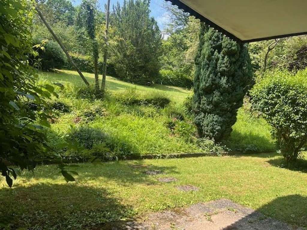 Blick ins Grüne! Sofort beziehbare 3 Zimmer-Wohnung mit Balkon & Terrasse!
