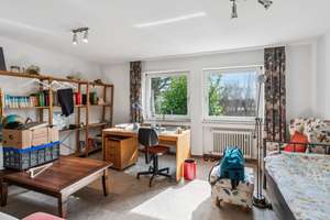 Individuelles Wohnparadies mit Garten, Sauna und sofortigem Einzug in Senden Wullenstetten – Die vollständige Adresse der Immobilie erhältst du vom Anbieter., 89250 Senden – Vorschaubild 9