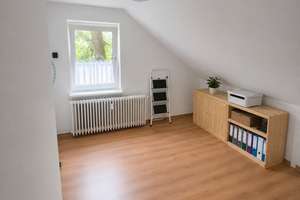 Küstennähe trifft Gemütlichkeit: 2-ZKB-Dachgeschosswohnung in Hage