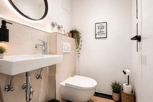 Außergewöhnliche Split-Level-Wohnung auf 4 Ebenen: vollklimatisiert, mit Pool & Dachterrasse – Die vollständige Adresse der Immobilie erhältst du vom Anbieter., 30627 Misburg-Nord, Hannover – Vorschaubild 7