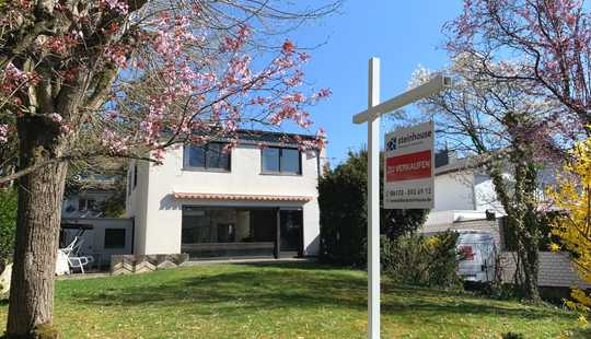 Bild von TOP LAGE + ZEITLOSE ARCHITEKTUR: Haus im Bauhausstil in bester Lage von Bad Homburg
