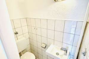 Little Tokyo hübsche 2,5 Zimmer Wohnung mit Loggia zum grünen Innenhof & Badewanne wartet auf Sie – Hohenzollernstraße 28, 40211 Stadtmitte, Düsseldorf – Vorschaubild 10