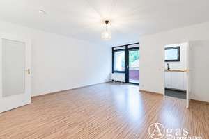 Ruhige bezugsfreie 1-Zimmer-Wohnung mit Balkon in Top-Lage Wilmersdorf – Hohenzollerndamm 172, 10709 Wilmersdorf, Berlin – Vorschaubild 1