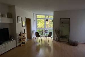 Gepflegte 2-Zimmer-Wohnung mit Balkon und Einbauküche in Darmstadt