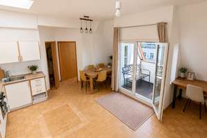 Zuhause mit zwei Zimmern und Balkon in Berlin Friedrichshain – 10245 Friedrichshain, Berlin – Vorschaubild 2