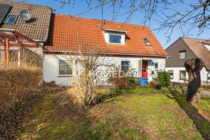 Sanierungsbedürftige Doppelhaushälfte mit 6 Zimmern, großem Grundstück und viel Potenzial – Die vollständige Adresse der Immobilie erhältst du vom Anbieter., 38259 Salzgitter-Bad, Salzgitter – Vorschaubild 2