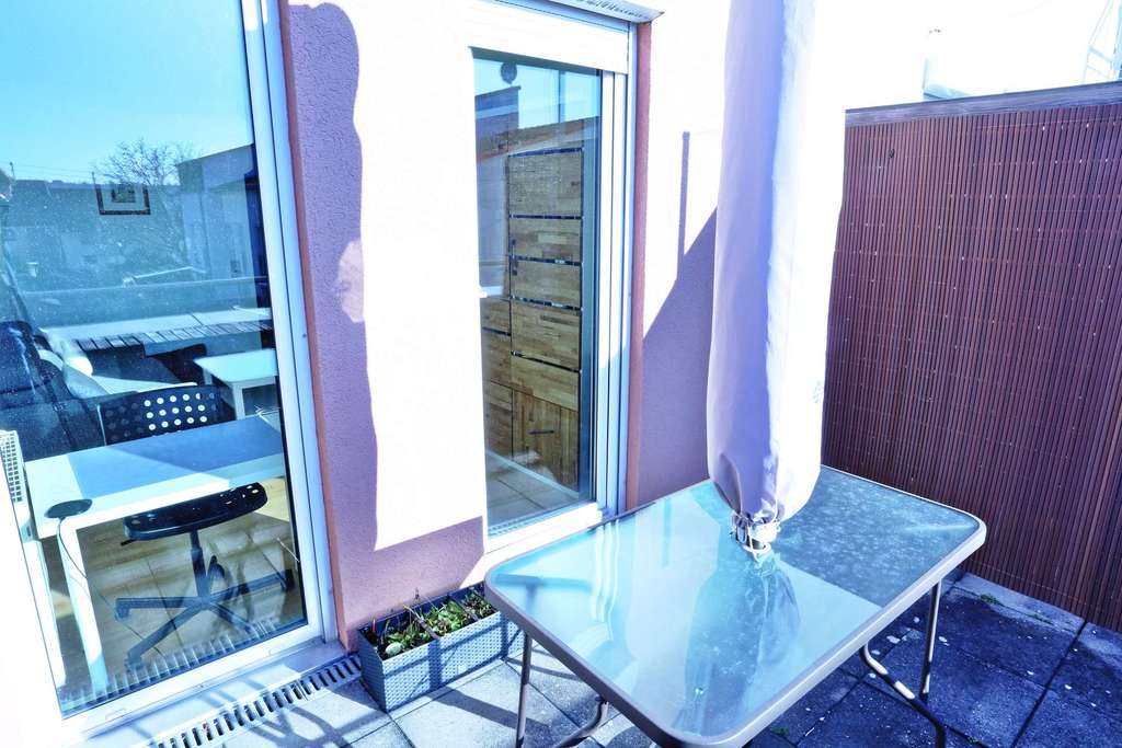 Immobilie in Leinfelden-Echterdingen - 1,5-Zi. Wohnung mit Südbalkon und Garagenstellplatz in zentraler Lage von Leinf.-Echterd. - Bild 2