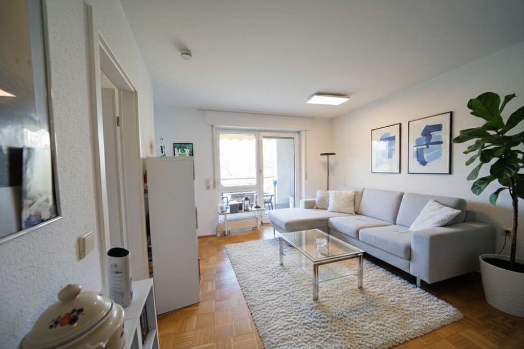 Immobilie in Hürth - *Gepflegt, barrierefrei & ruhig gelegen: 1,5 Zimmer Etagenwohnung mit Loggia & Außenstellplatz* - Bild 2