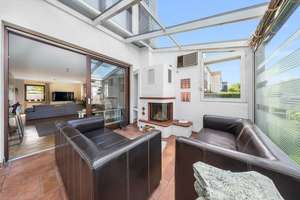Charmantes Familiendomizil in Bestlage von Rondorf: 109m² Wfl. + 21m² Wintergarten mit Kaminofen – Die vollständige Adresse der Immobilie erhältst du vom Anbieter., 50997 Rondorf, Köln – Vorschaubild 14