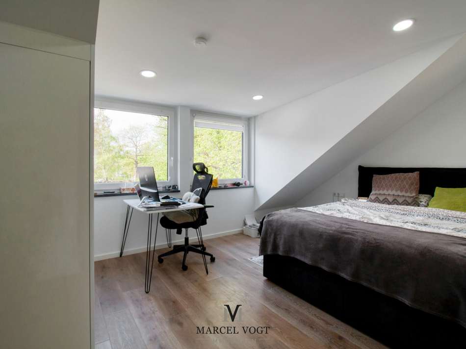 Schlafzimmer DG