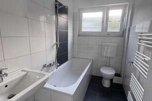 // frisch renovierte 3 Zimmer Wohnung in beliebter Gegend mit Balkon // – Lessingstraße 21, 47226 Duisburg – Vorschaubild 6