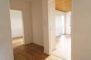 Helle 3-Zimmer-Wohnung mit Balkon, Fernblick ins Grüne und Stadtbahn direkt vor der Tür – Mönchfeldstraße 110, 70378 Mönchfeld, Stuttgart – Vorschaubild 26