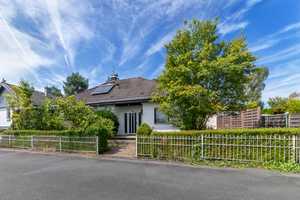BUNGALOW MIT GROßEM GARTEN! Schwimmbad, Kamin und barrierefreier Zugang – Hochtaunuskreis – Vorschaubild 2