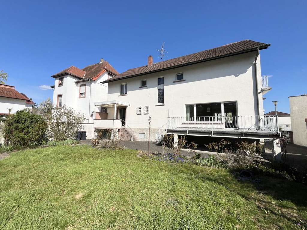 Immobilie in Obertshausen - Charmantes Einfamilienhaus mit großem Garten und Entwicklungspotenzial - Bild 1