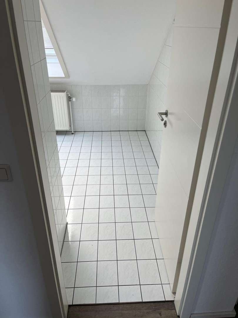 Immobilie in Oberstenfeld - Toll geschnittene helle Dachgeschosswohnung in Oberstenfeld provisionsfrei! - Bild 0