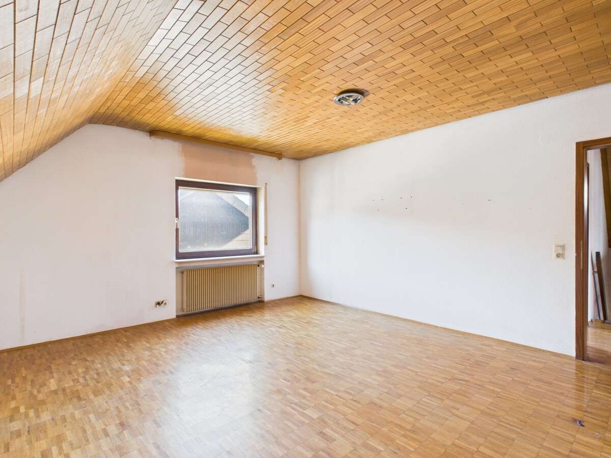 Immobilie in Zimmern ob Rottweil - Einfamilienhaus mit viel Charme und Potential ! - Bild 2