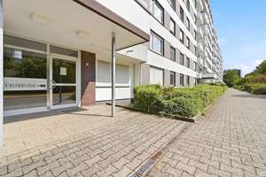 Provisionsfreie 3-Zimmer-Wohnung direkt am Vorgebirgspark
- mit Hervorragender Raumaufteilung -