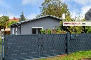 IMMOBERLIN.DE - Exzellenter Bungalow mit Ausbaupotential in wohnlicher Familienlage – Die vollständige Adresse der Immobilie erhältst du vom Anbieter., 12623 Mahlsdorf, Berlin – Vorschaubild 3