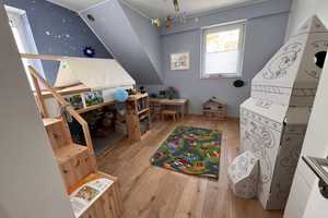 Lichtdurchflutete, neuwertige 4-Zimmer-Wohnung mit Balkon und EBK in Duisburg-Huckingen  – Mündelheimer Straße 25, 47259 Duisburg – Vorschaubild 5